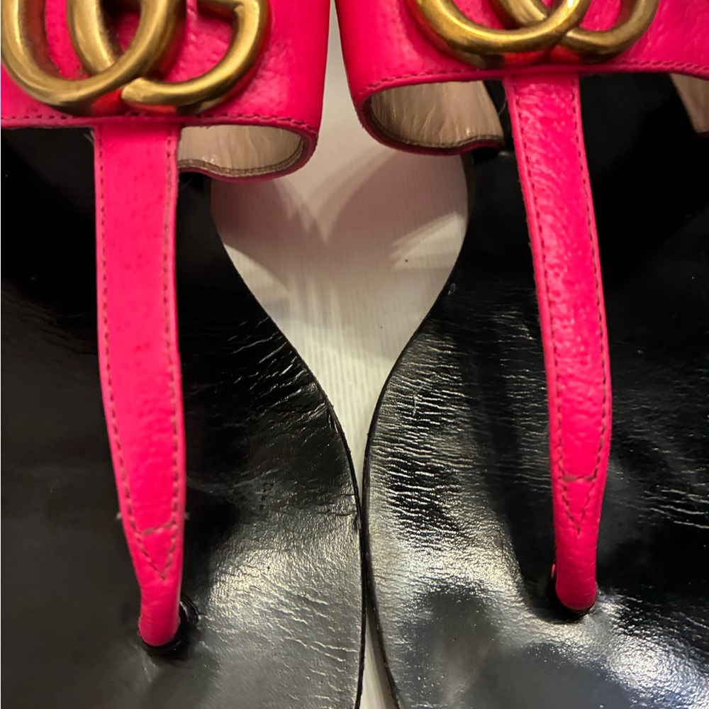Gucci Fuchsia Pink Leather Logo Double G Thong Sandal size 35 Black Se $495 - Picture 11 of 16